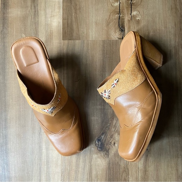 Cloudsteppers by Clarks Shoes - Vintage 90s Cloudsteppers western leather calf hair embroidered mules